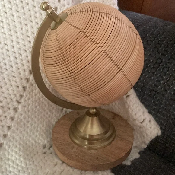 Anthopologie @ home Rattan Globe Decorative Object - Picture 4 of 12